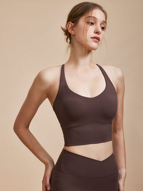 ミディアムサポート 背中スタイル スポーツブラ