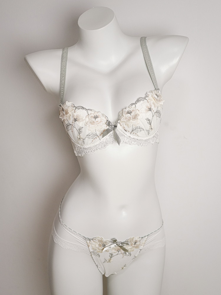 LIKEWILLOW 【B-F】大輪の花柄刺繍ブラ＆ショーツ