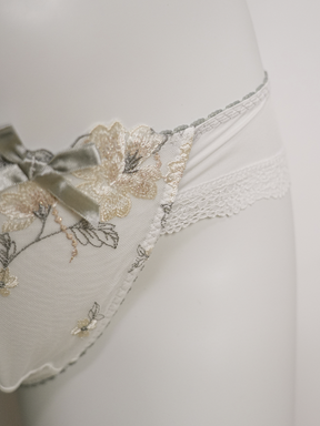 LIKEWILLOW 【B-F】大輪の花柄刺繍ブラ＆ショーツ